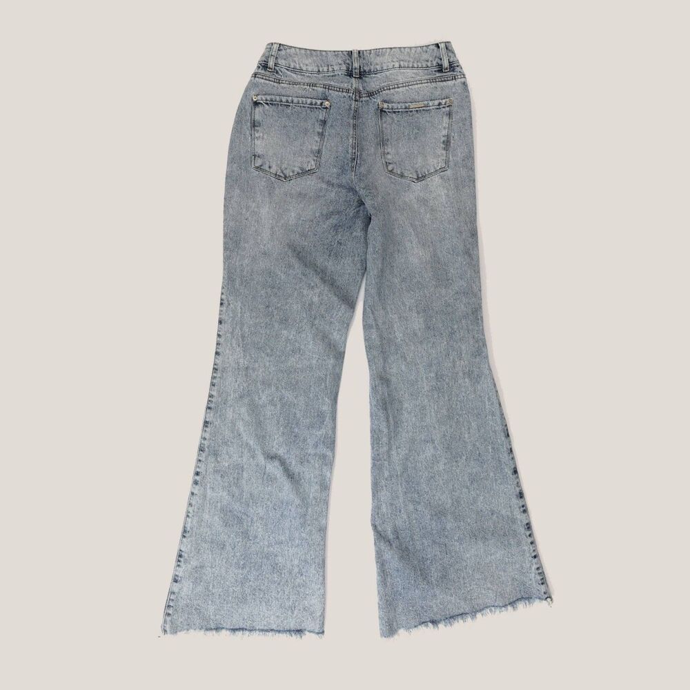 Studio F Women's Distressed Wide Leg Cropped Jeans Size 13 Light Wash Raw Hem